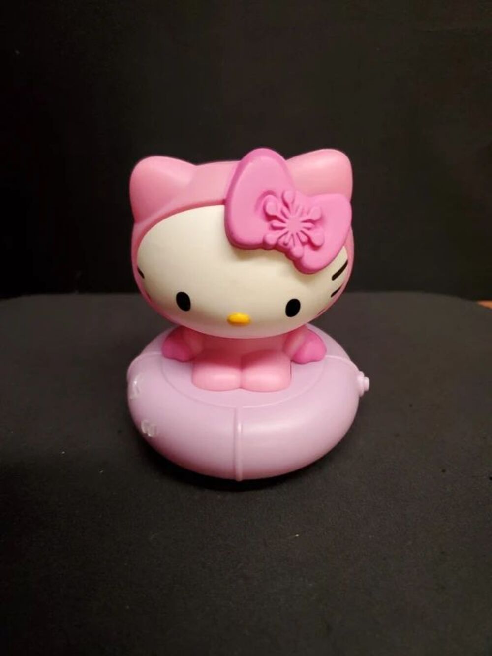 Hello Kitty pull back roller toy